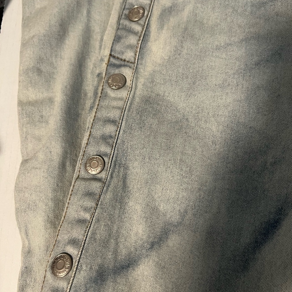 Peach Love California women’s jeans size M wide leg , snap detail on legs. - Picture 3 of 4